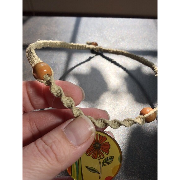 Red Flower Metal Medallion On HEMP Choker Necklace Boho Handmade Hippie Earthy - Picture 4 of 6